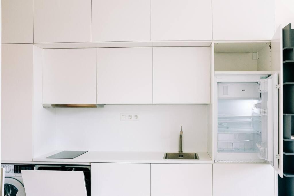 New Studio In Quiet Part Of The City Center Bratislava Bagian luar foto