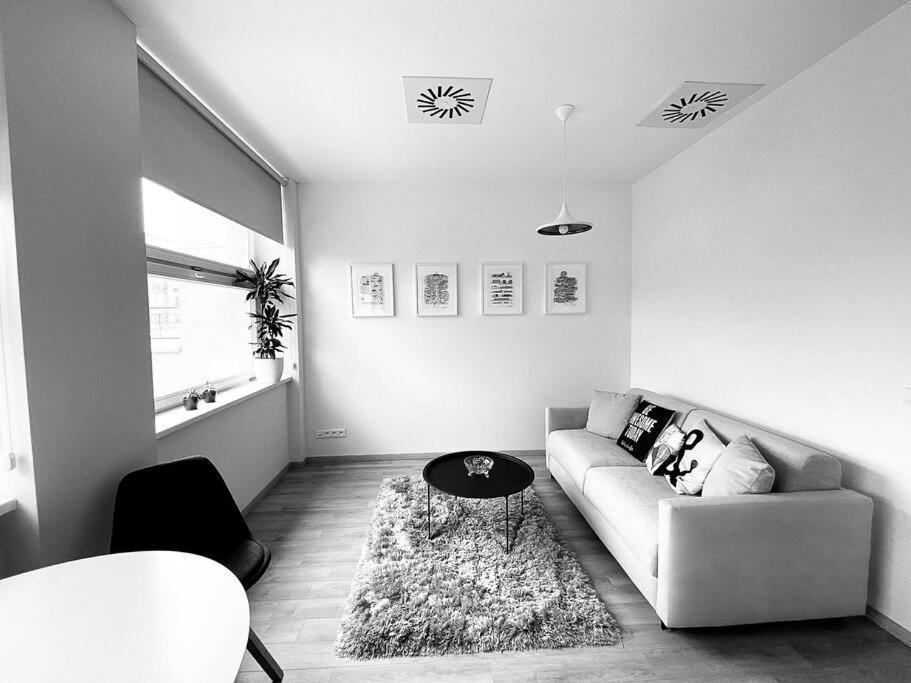 New Studio In Quiet Part Of The City Center Bratislava Bagian luar foto