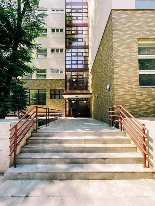 New Studio In Quiet Part Of The City Center Bratislava Bagian luar foto