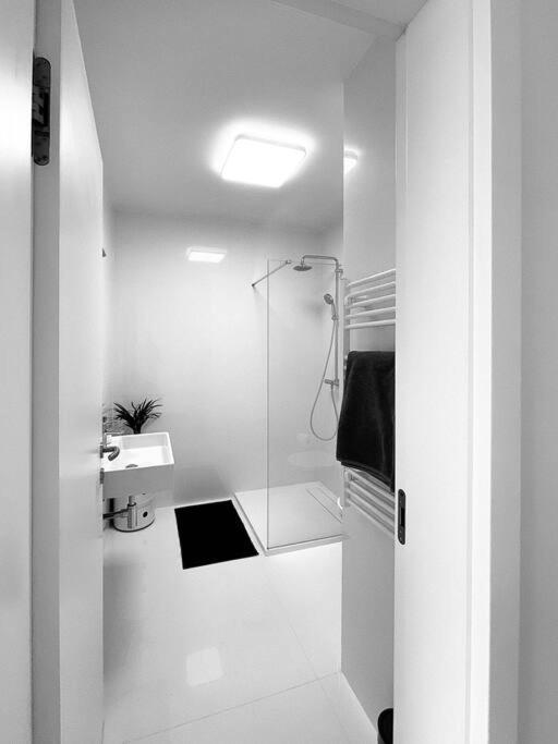 New Studio In Quiet Part Of The City Center Bratislava Bagian luar foto