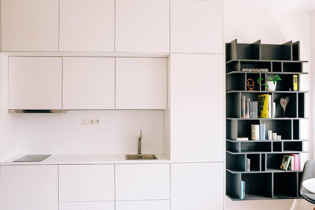 New Studio In Quiet Part Of The City Center Bratislava Bagian luar foto