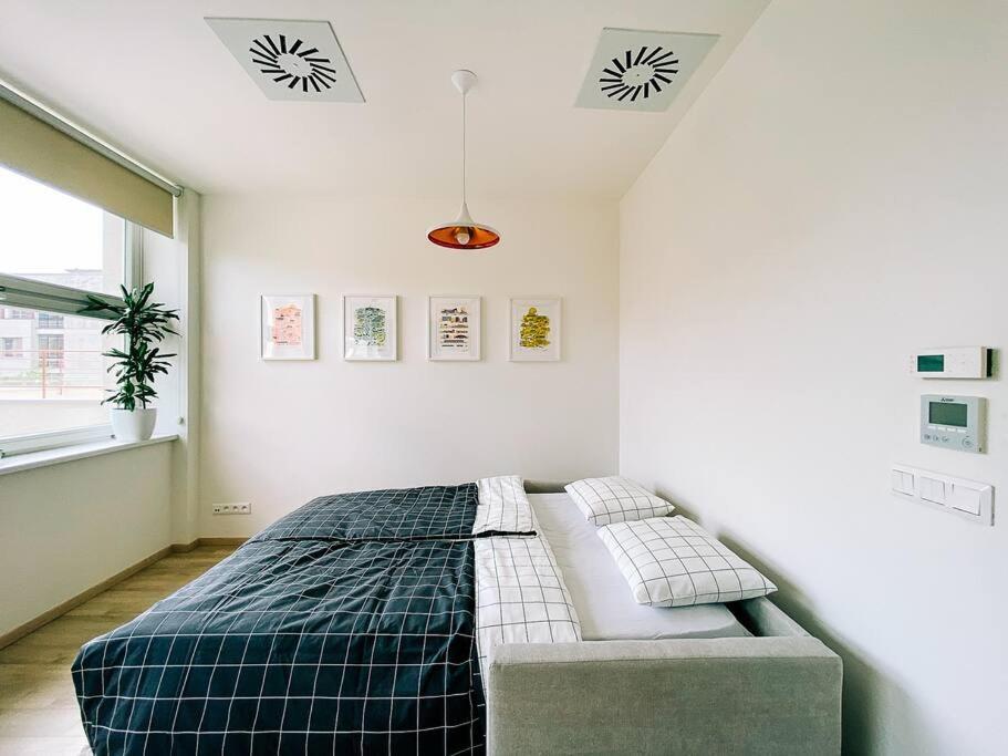 New Studio In Quiet Part Of The City Center Bratislava Bagian luar foto