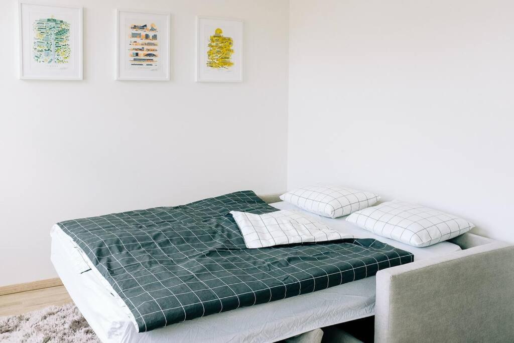 New Studio In Quiet Part Of The City Center Bratislava Bagian luar foto