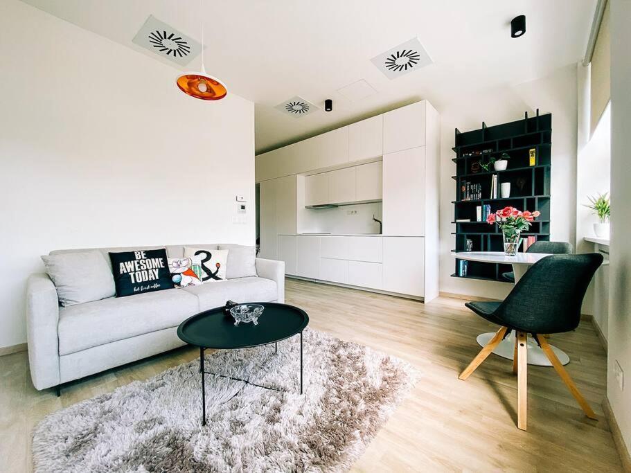 New Studio In Quiet Part Of The City Center Bratislava Bagian luar foto